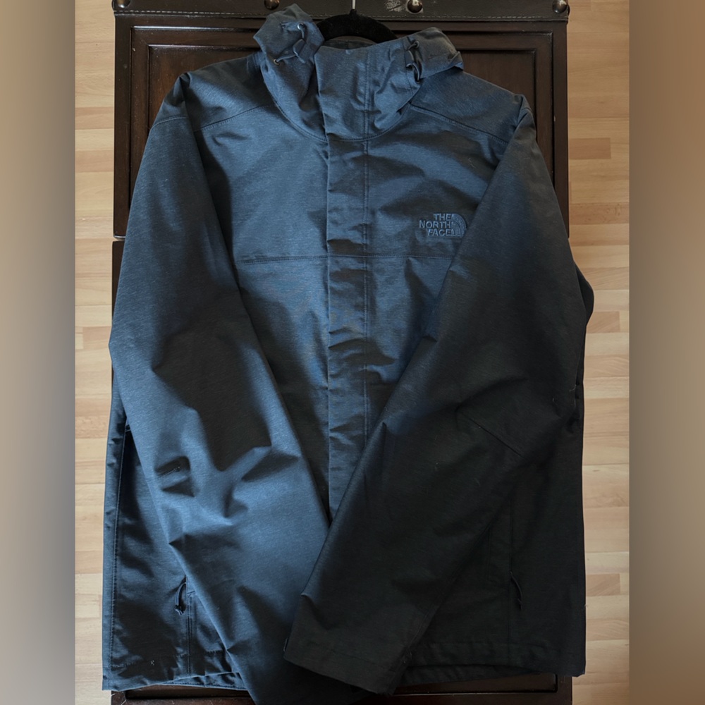 The North Face Men’s Medium DryVent Waterproof Rain Jacket - Charcoal